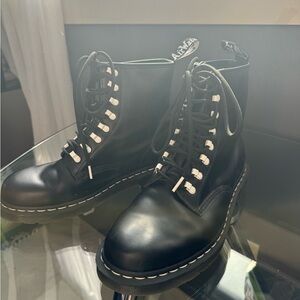 Dr Marten Boots